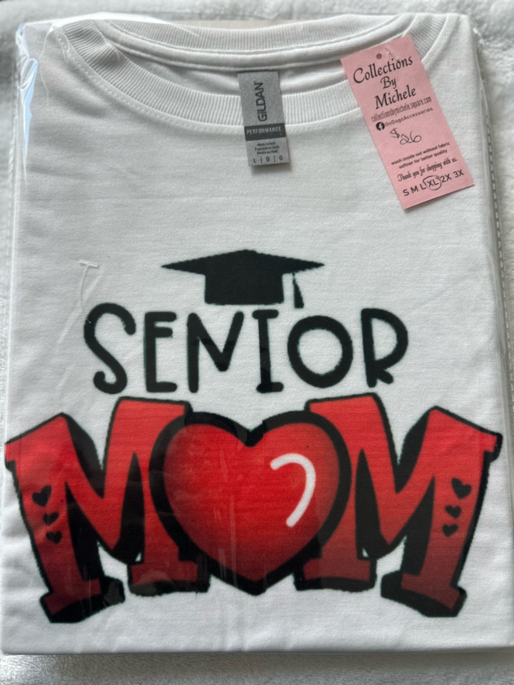 Senior Mom Graphic Tee